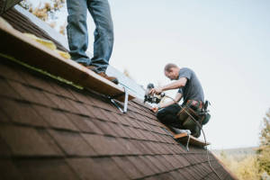 Local Roofers in Lk Huntington, NY